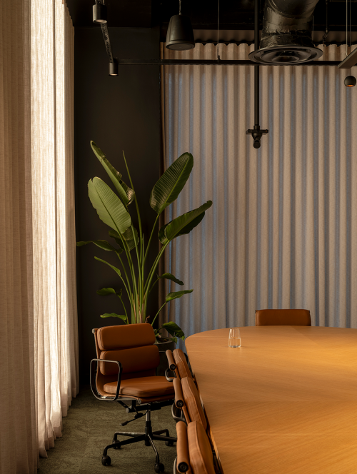 Qantas Boardroom detail